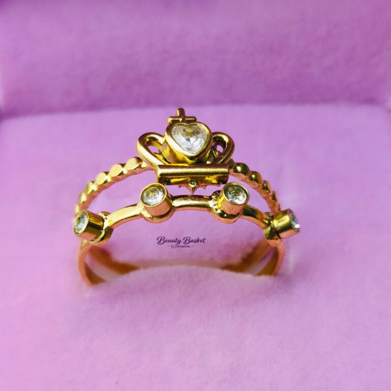 Crown Ring stainless steel gold tone close view