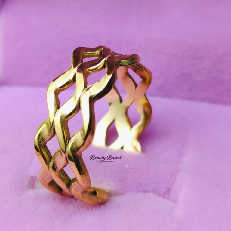 Wave Ring stainless steel gold tone close view